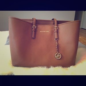 COPY - Michael Kors Jet Set travel leather tote